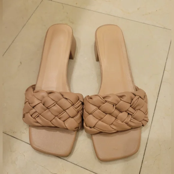 Braided sandals size 6 - Picture 5 of 8